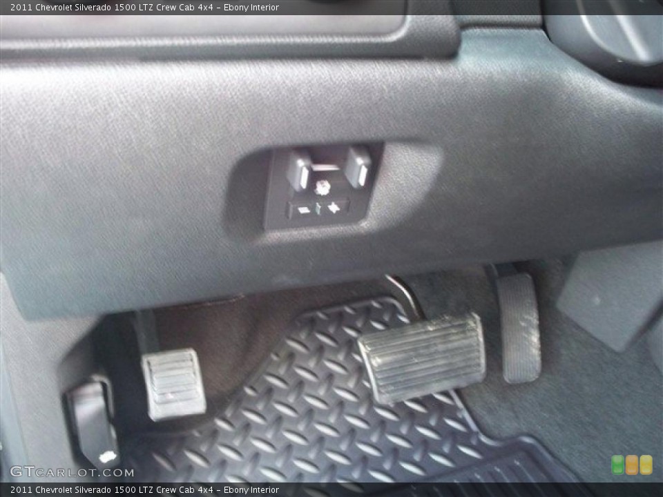 Ebony Interior Photo for the 2011 Chevrolet Silverado 1500 LTZ Crew Cab 4x4 #38071905