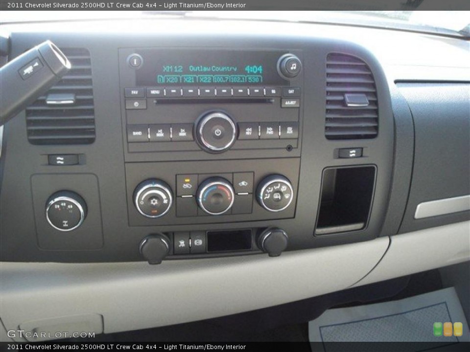 Light Titanium/Ebony Interior Controls for the 2011 Chevrolet Silverado 2500HD LT Crew Cab 4x4 #38072369