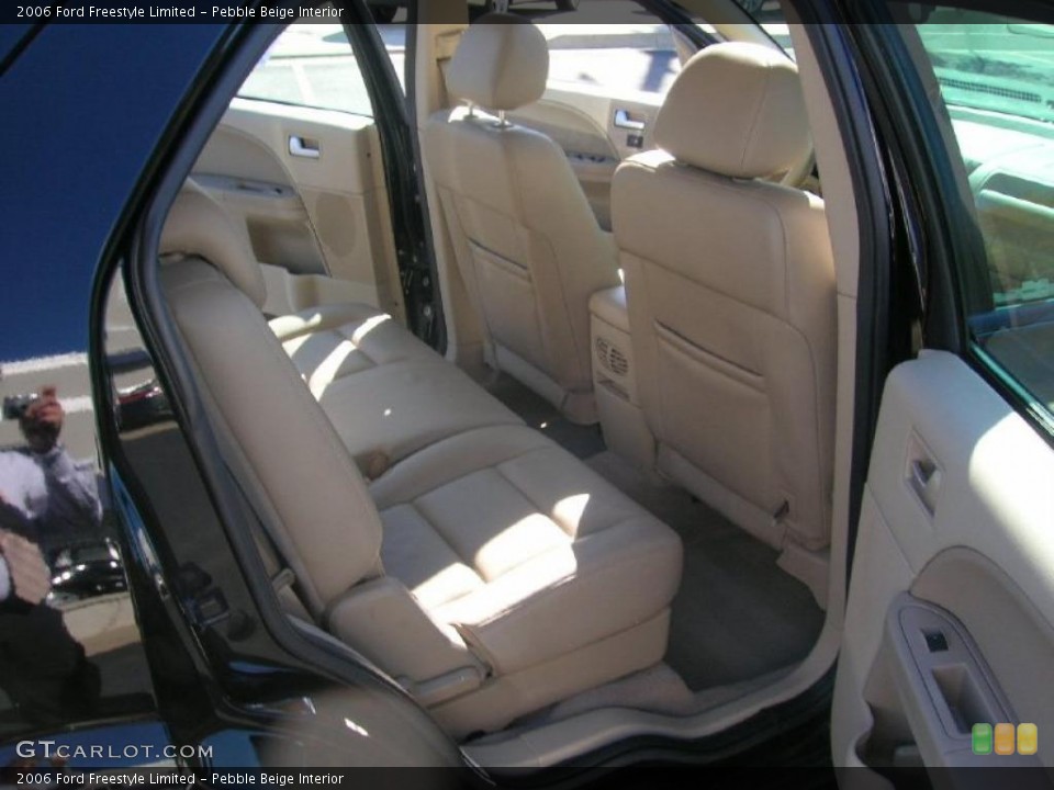 Pebble Beige Interior Photo for the 2006 Ford Freestyle Limited #38074682
