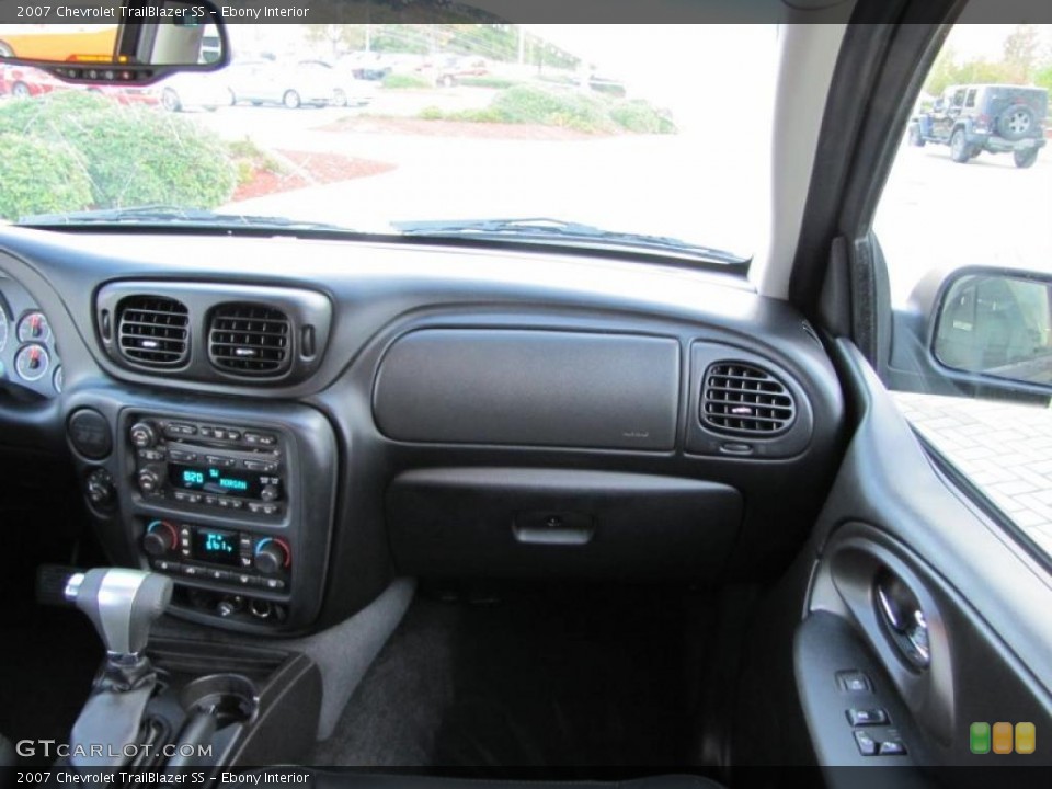 Ebony Interior Dashboard for the 2007 Chevrolet TrailBlazer SS #38080443