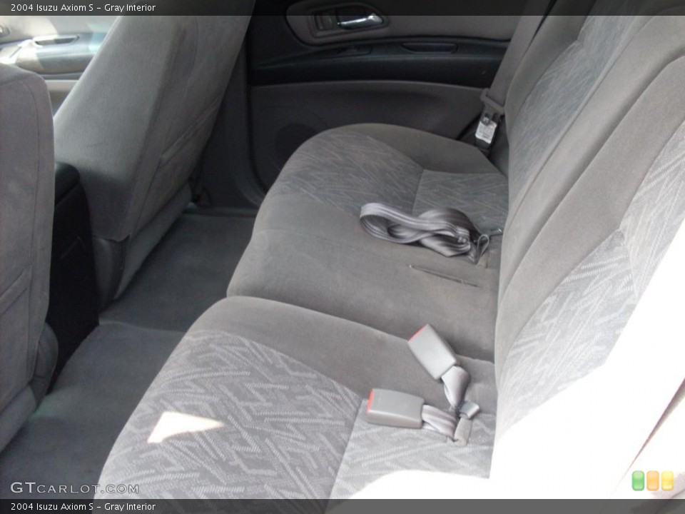 Gray Interior Photo for the 2004 Isuzu Axiom S #38080619
