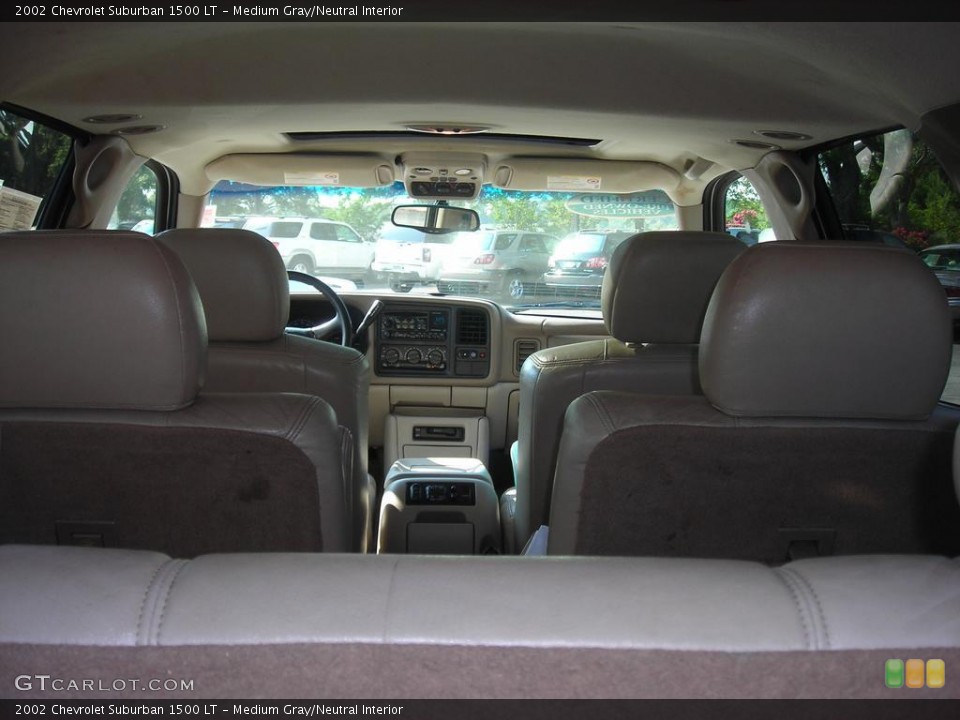 Medium Gray/Neutral Interior Photo for the 2002 Chevrolet Suburban 1500 LT #38081355