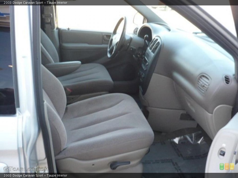 Taupe Interior Photo for the 2003 Dodge Caravan Sport #38085627