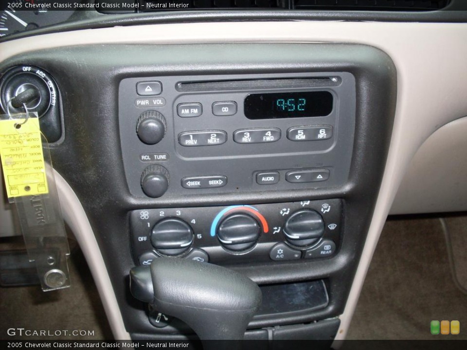 Neutral Interior Controls for the 2005 Chevrolet Classic  #38088911