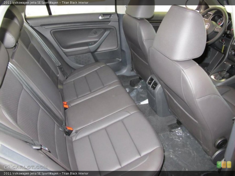Titan Black Interior Photo for the 2011 Volkswagen Jetta SE SportWagen #38090799