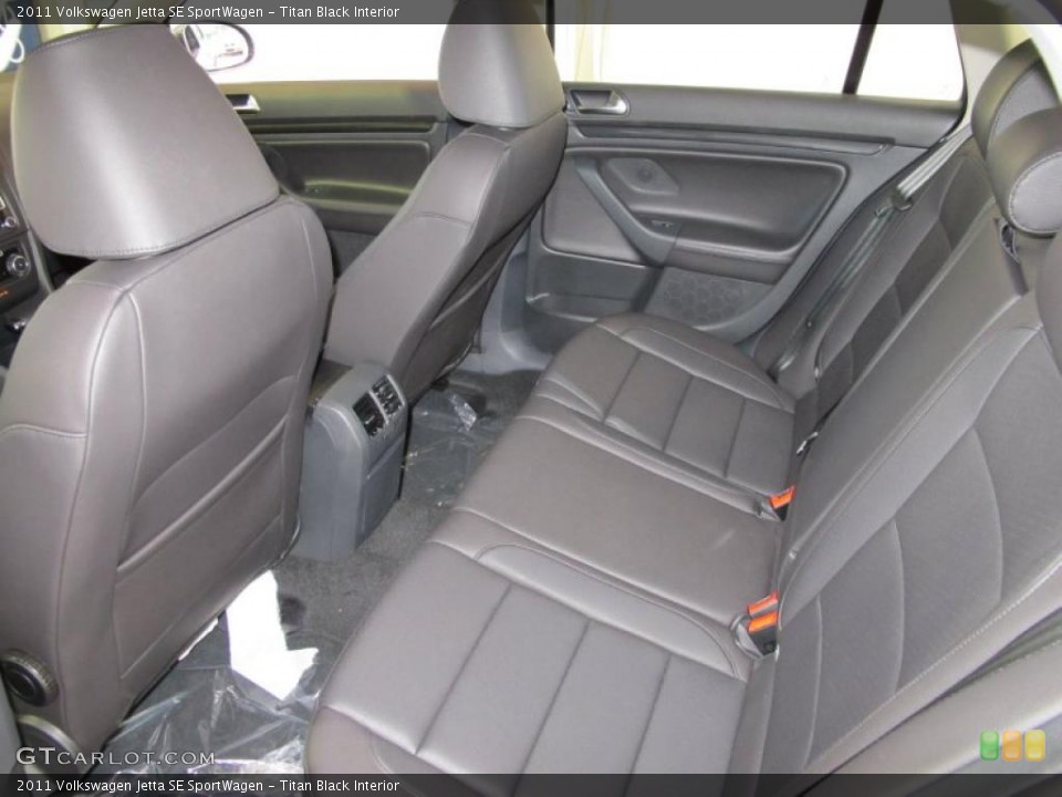 Titan Black Interior Photo for the 2011 Volkswagen Jetta SE SportWagen #38090847