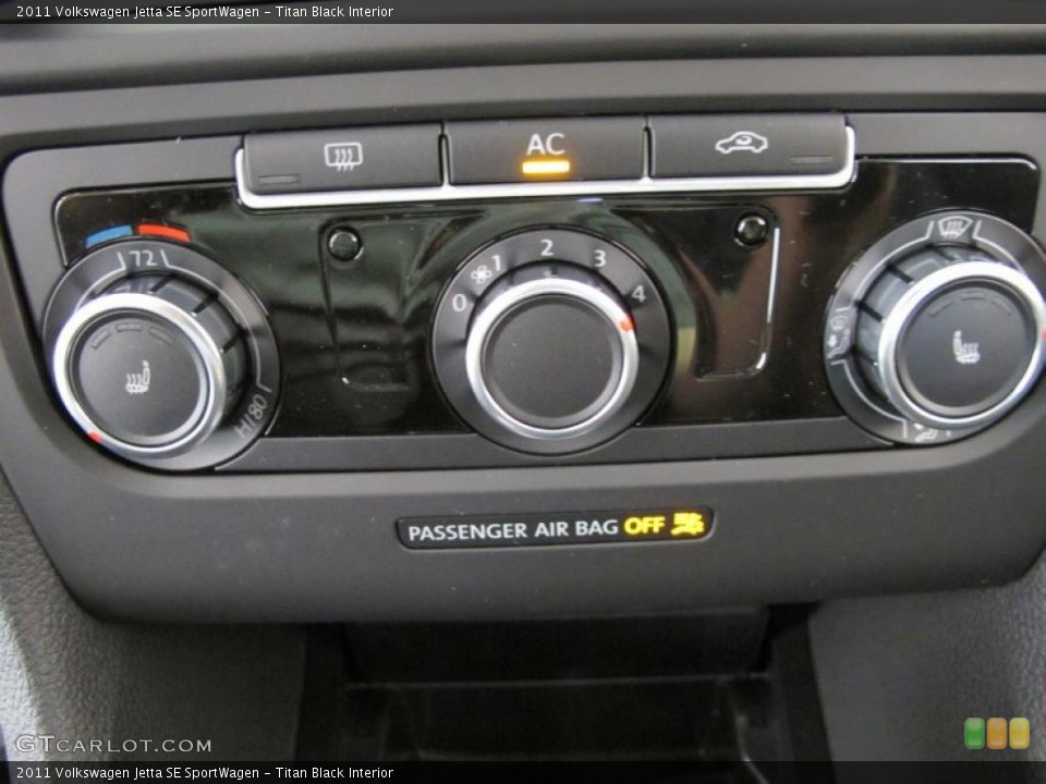 Titan Black Interior Controls for the 2011 Volkswagen Jetta SE SportWagen #38090947