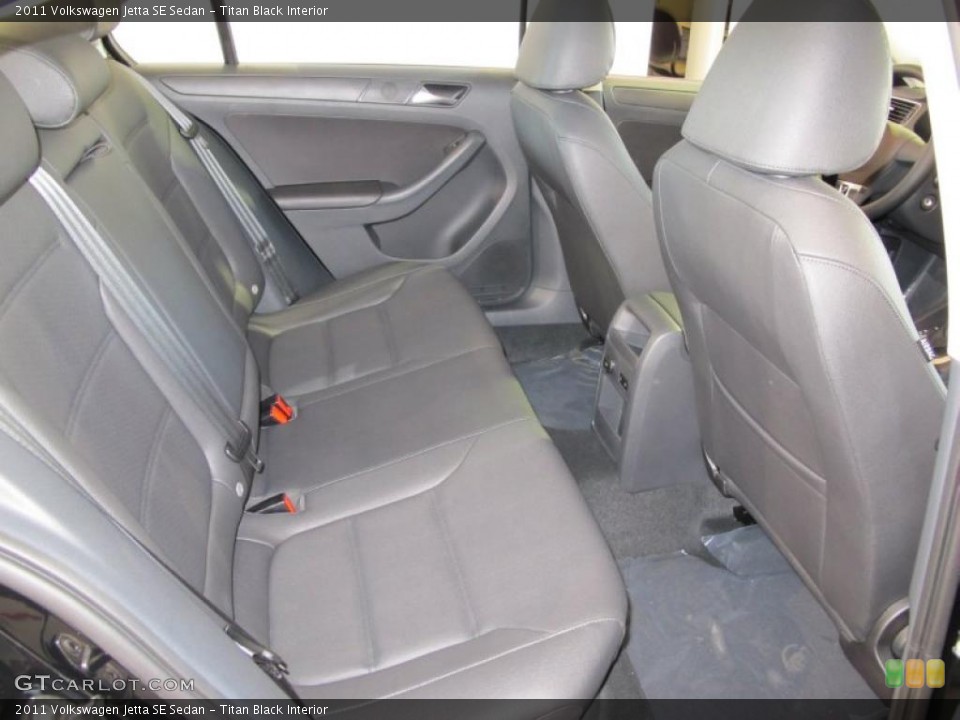 Titan Black Interior Photo for the 2011 Volkswagen Jetta SE Sedan #38092311
