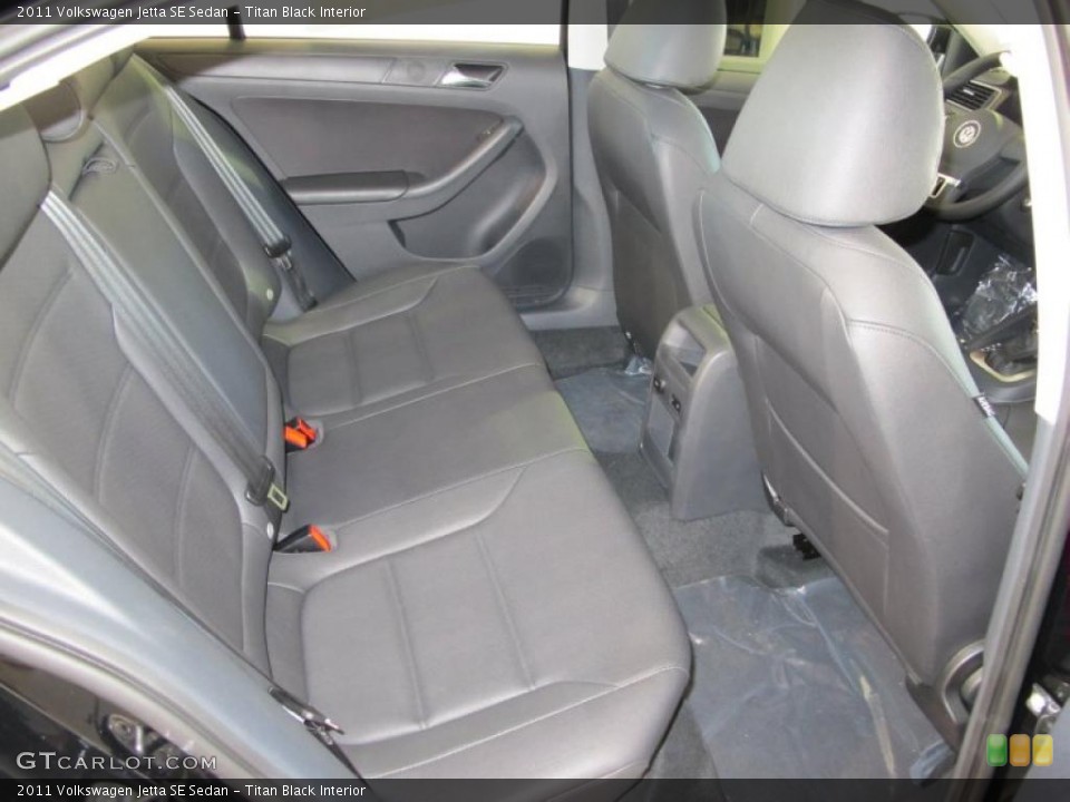 Titan Black Interior Photo for the 2011 Volkswagen Jetta SE Sedan #38092619