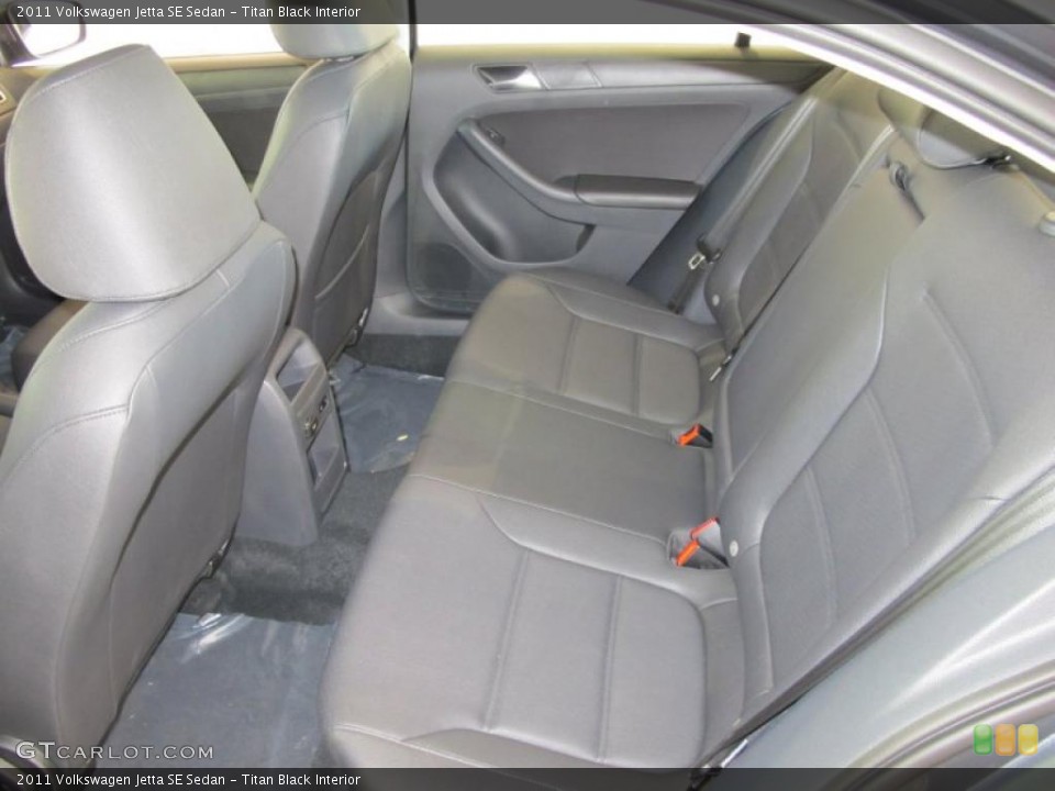 Titan Black Interior Photo for the 2011 Volkswagen Jetta SE Sedan #38093563
