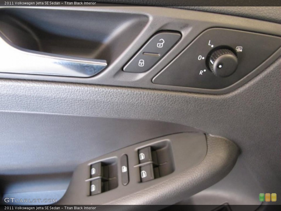 Titan Black Interior Controls for the 2011 Volkswagen Jetta SE Sedan #38093591