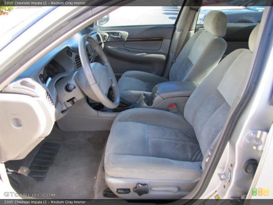 Medium Gray Interior Photo for the 2005 Chevrolet Impala LS #38098455