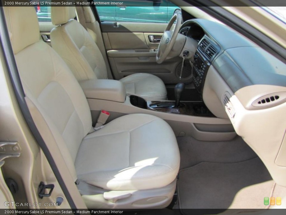 Medium Parchment Interior Photo for the 2000 Mercury Sable LS Premium Sedan #38100379