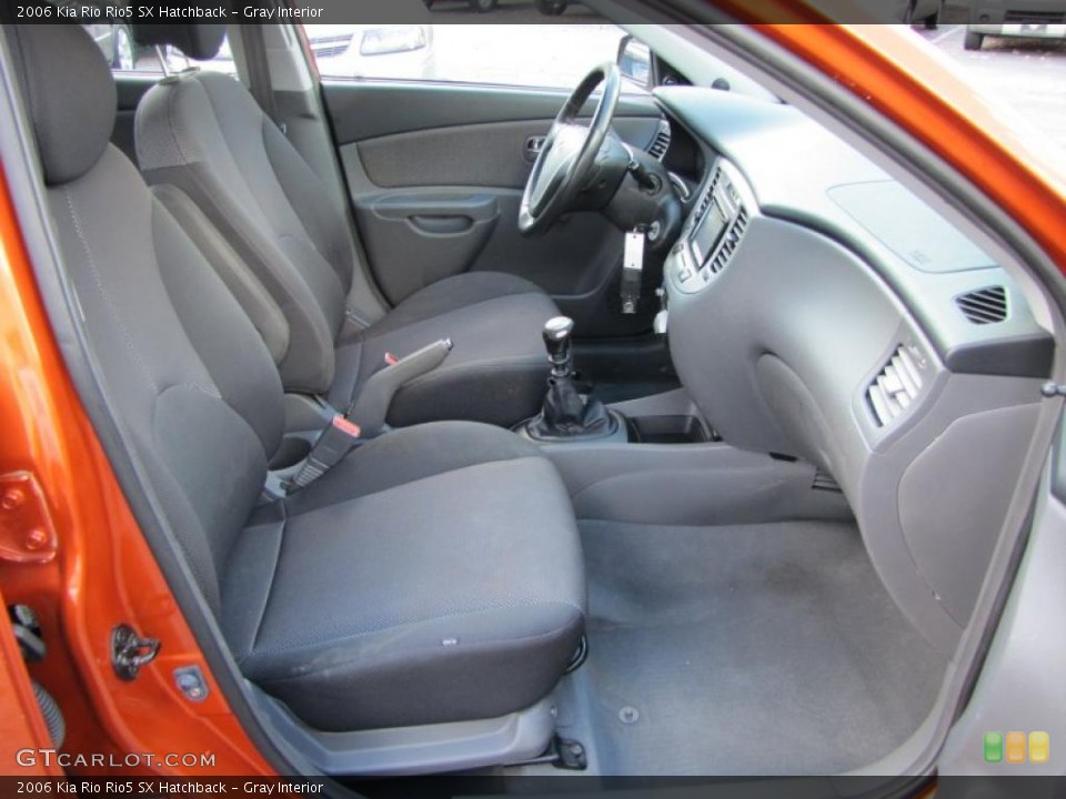 Gray Interior Photo for the 2006 Kia Rio Rio5 SX Hatchback #38101751