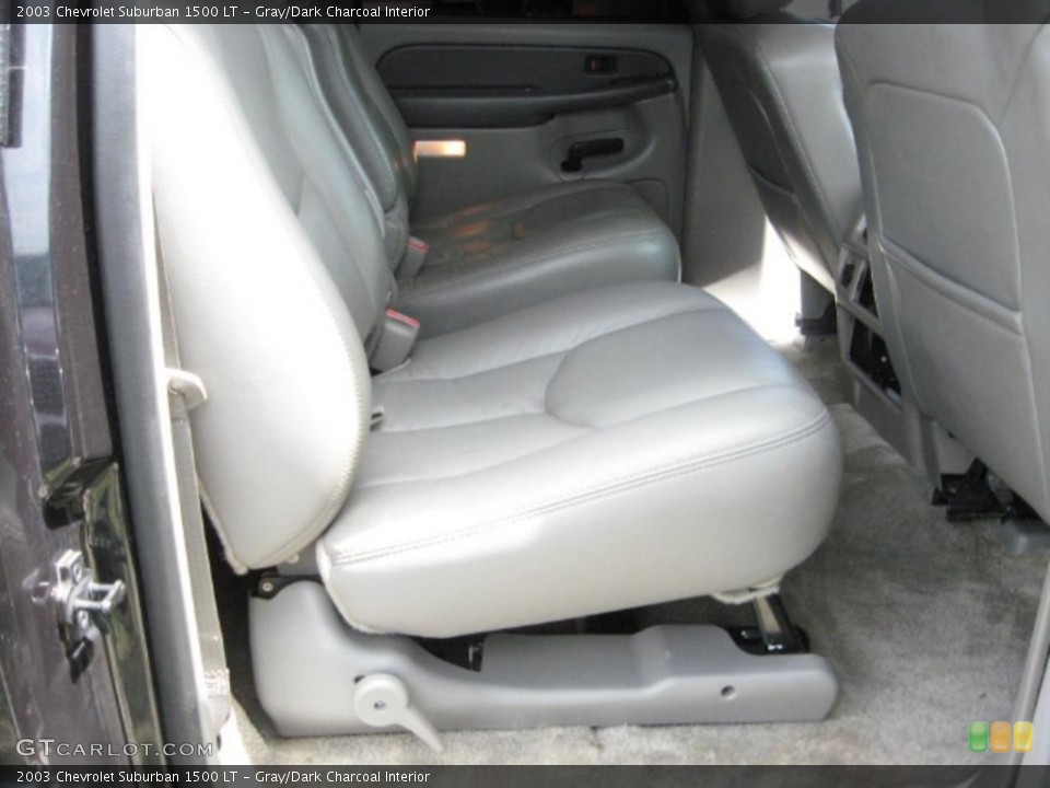 Gray/Dark Charcoal Interior Photo for the 2003 Chevrolet Suburban 1500 LT #38102719