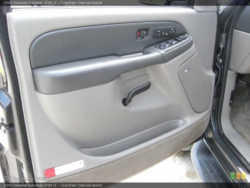 Gray/Dark Charcoal Interior Photo for the 2003 Chevrolet Suburban 1500 LT #38102751