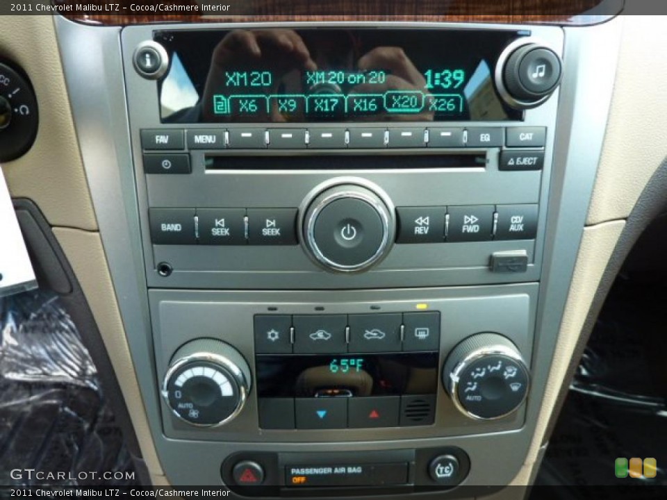 Cocoa/Cashmere Interior Controls for the 2011 Chevrolet Malibu LTZ #38105303