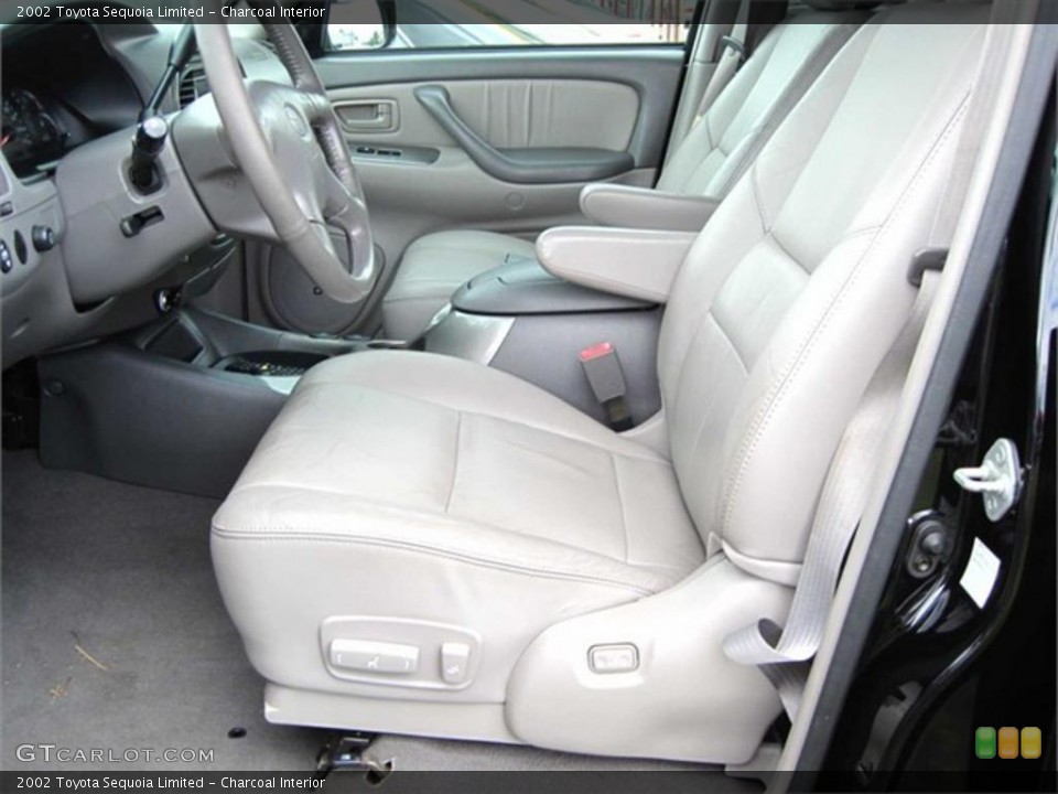 Charcoal Interior Photo for the 2002 Toyota Sequoia Limited #38106475
