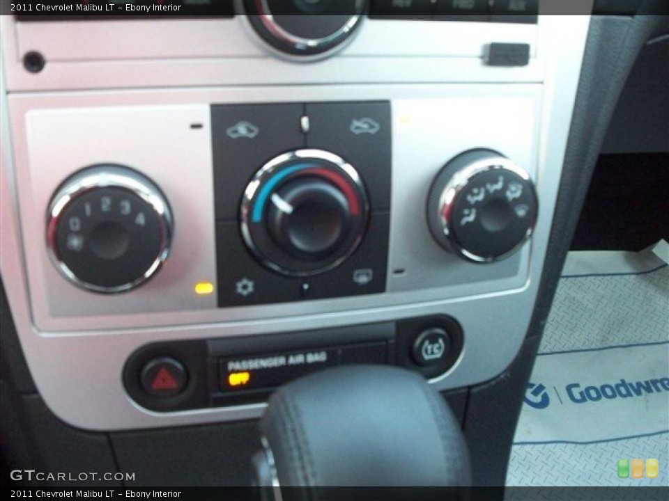 Ebony Interior Controls for the 2011 Chevrolet Malibu LT #38107003