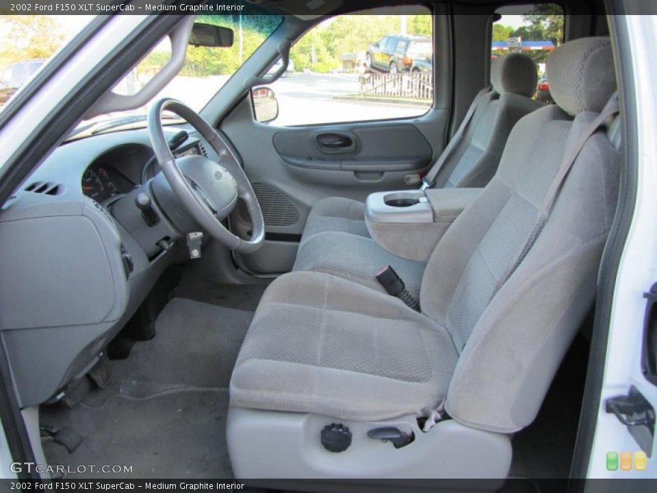 Medium Graphite Interior Photo for the 2002 Ford F150 XLT SuperCab #38108395