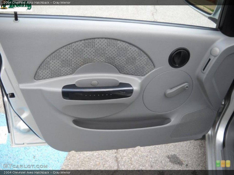 Gray Interior Photo for the 2004 Chevrolet Aveo Hatchback #38112219
