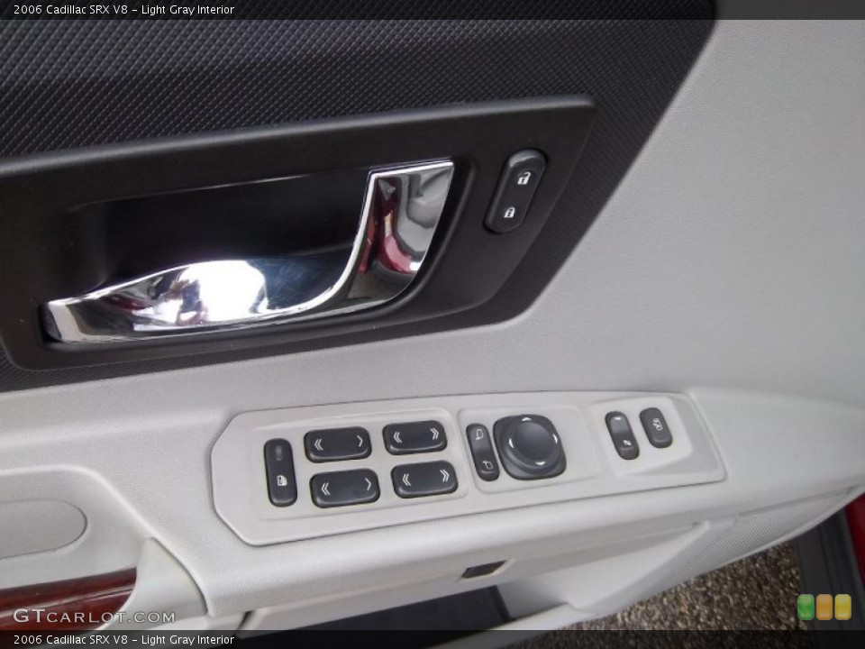 Light Gray Interior Controls for the 2006 Cadillac SRX V8 #38117123
