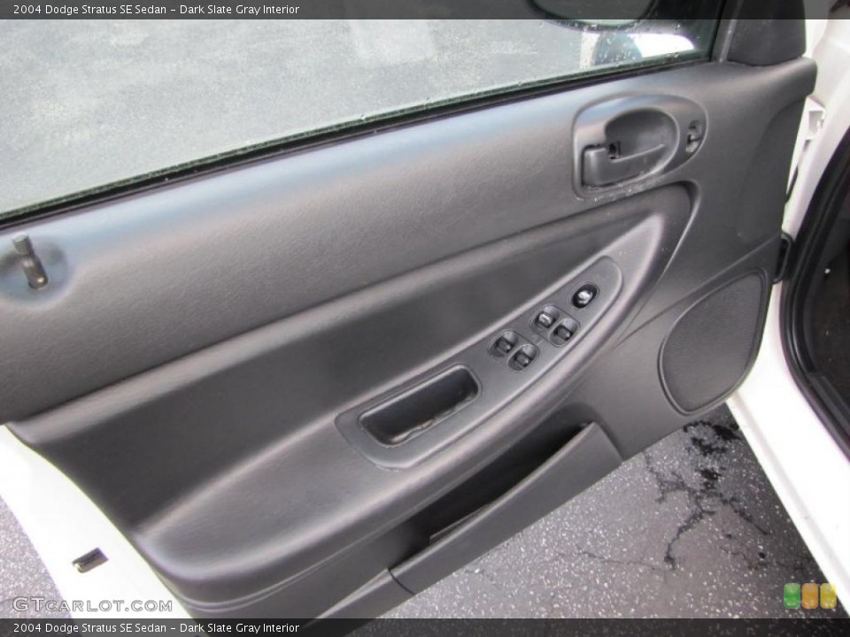 Dark Slate Gray Interior Photo for the 2004 Dodge Stratus SE Sedan #38117351