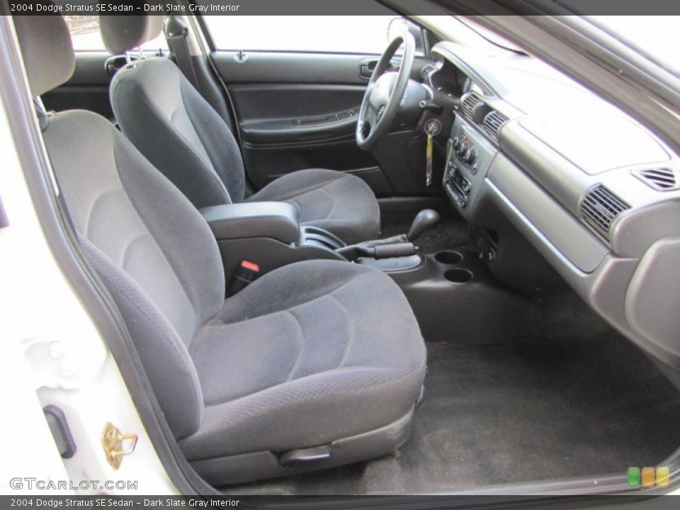 Dark Slate Gray Interior Photo for the 2004 Dodge Stratus SE Sedan #38117403