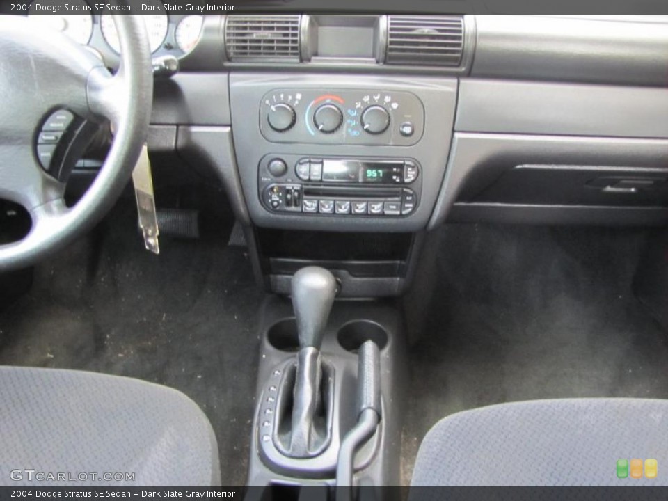 Dark Slate Gray Interior Photo for the 2004 Dodge Stratus SE Sedan #38117423