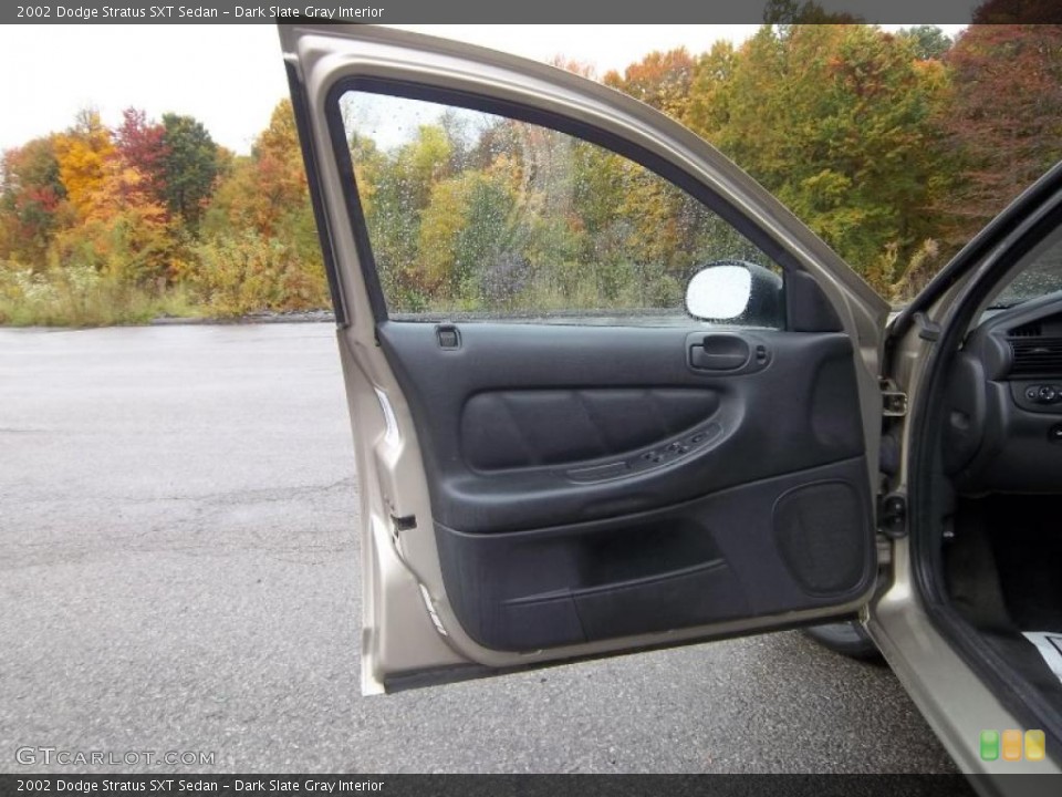 Dark Slate Gray Interior Photo for the 2002 Dodge Stratus SXT Sedan #38118335