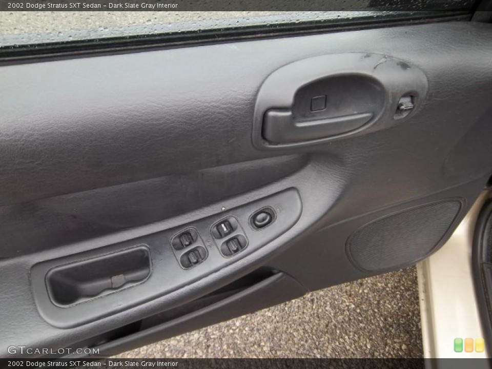 Dark Slate Gray Interior Photo for the 2002 Dodge Stratus SXT Sedan #38118351