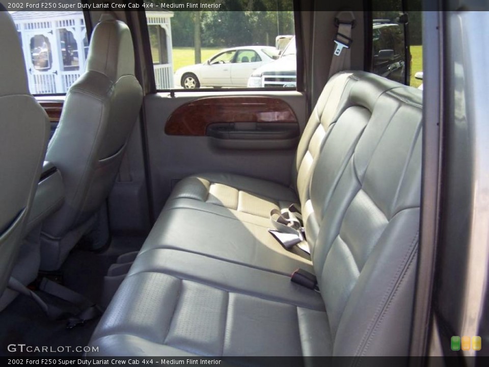 Medium Flint Interior Photo for the 2002 Ford F250 Super Duty Lariat Crew Cab 4x4 #38120043