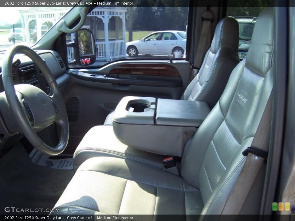 Medium Flint Interior Photo for the 2002 Ford F250 Super Duty Lariat Crew Cab 4x4 #38120059