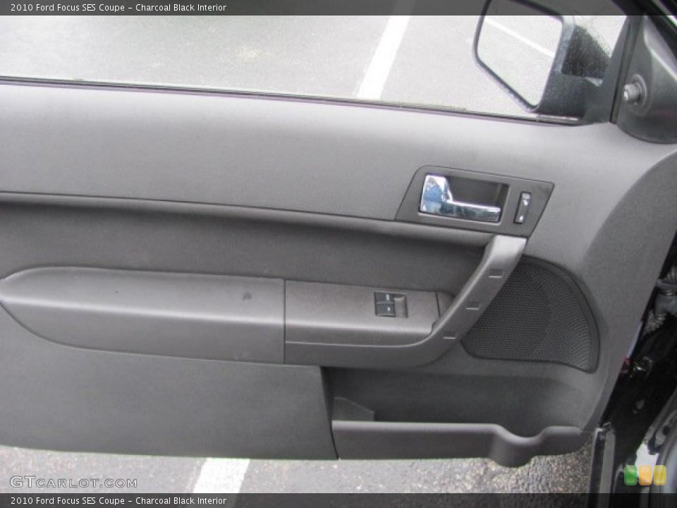 Charcoal Black Interior Photo for the 2010 Ford Focus SES Coupe #38126037