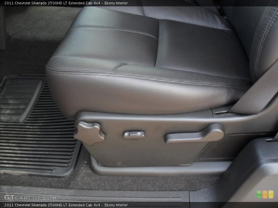 Ebony Interior Photo for the 2011 Chevrolet Silverado 2500HD LT Extended Cab 4x4 #38133594