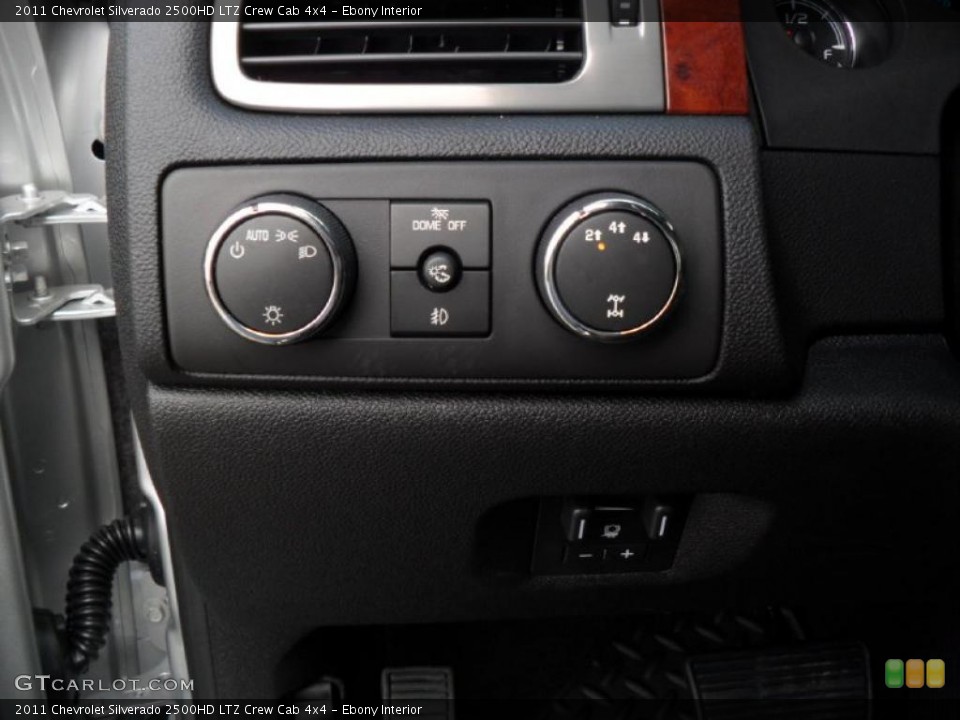 Ebony Interior Controls for the 2011 Chevrolet Silverado 2500HD LTZ Crew Cab 4x4 #38134450