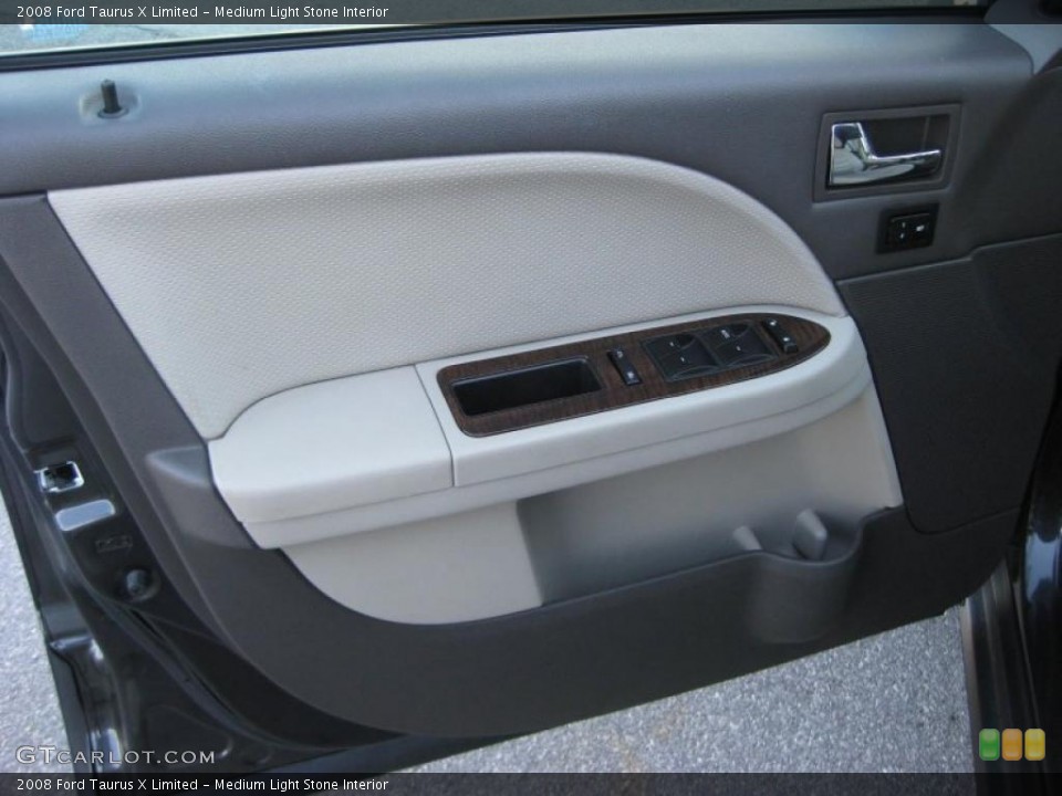 Medium Light Stone Interior Photo for the 2008 Ford Taurus X Limited #38137042