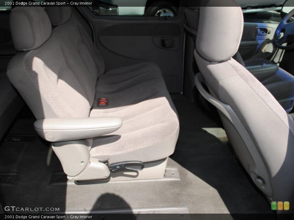 Gray Interior Photo for the 2001 Dodge Grand Caravan Sport #38141206
