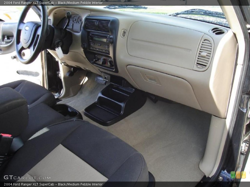 Black/Medium Pebble Interior Photo for the 2004 Ford Ranger XLT SuperCab #38150088