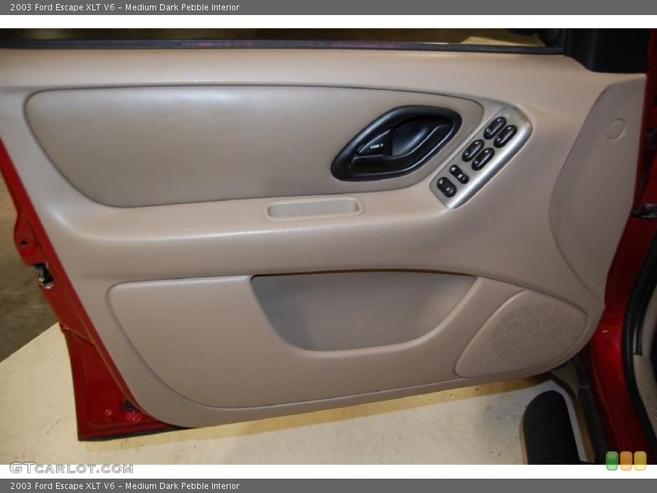 Medium Dark Pebble Interior Photo for the 2003 Ford Escape XLT V6 #38150836