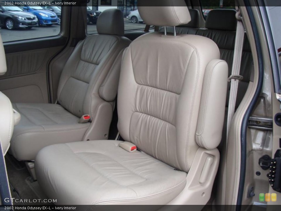 Ivory Interior Photo for the 2002 Honda Odyssey EX-L #38153760