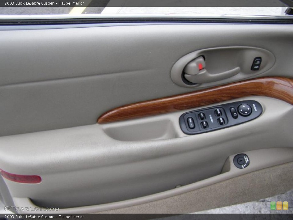 Taupe Interior Photo for the 2003 Buick LeSabre Custom #38156865