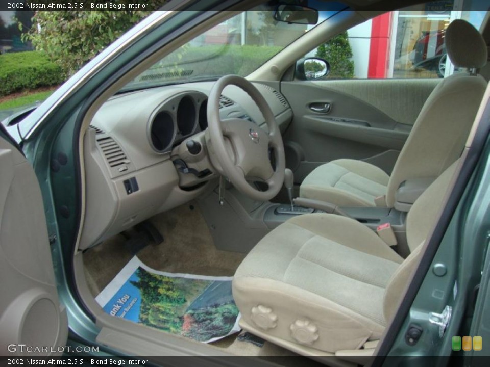Blond Beige Interior Photo for the 2002 Nissan Altima 2.5 S #38163317
