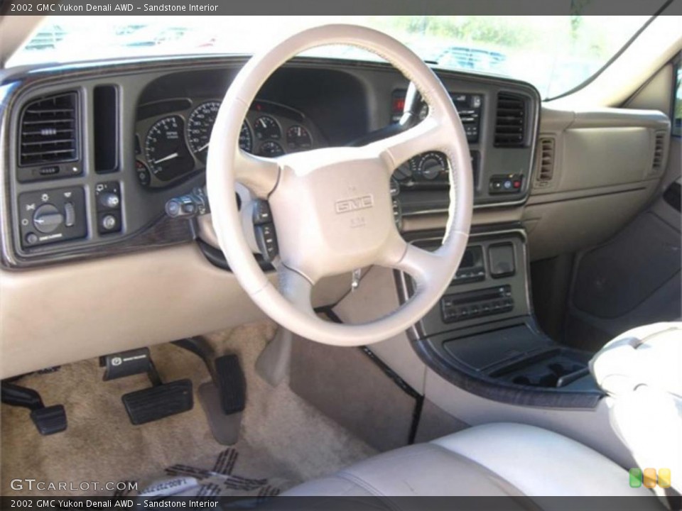 Sandstone Interior Dashboard for the 2002 GMC Yukon Denali AWD #38166402