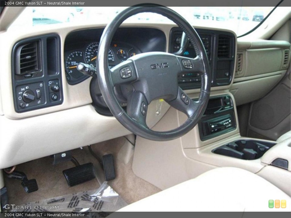 Neutral/Shale Interior Dashboard for the 2004 GMC Yukon SLT #38167366