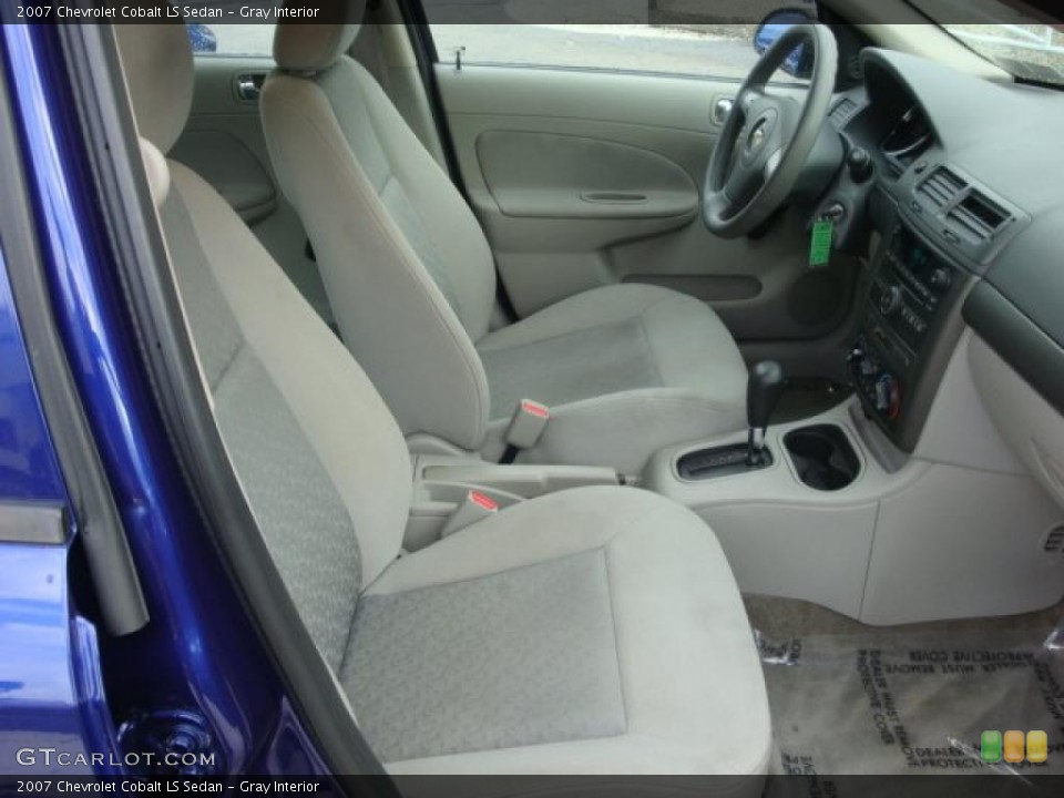 Gray Interior Photo for the 2007 Chevrolet Cobalt LS Sedan #38173744