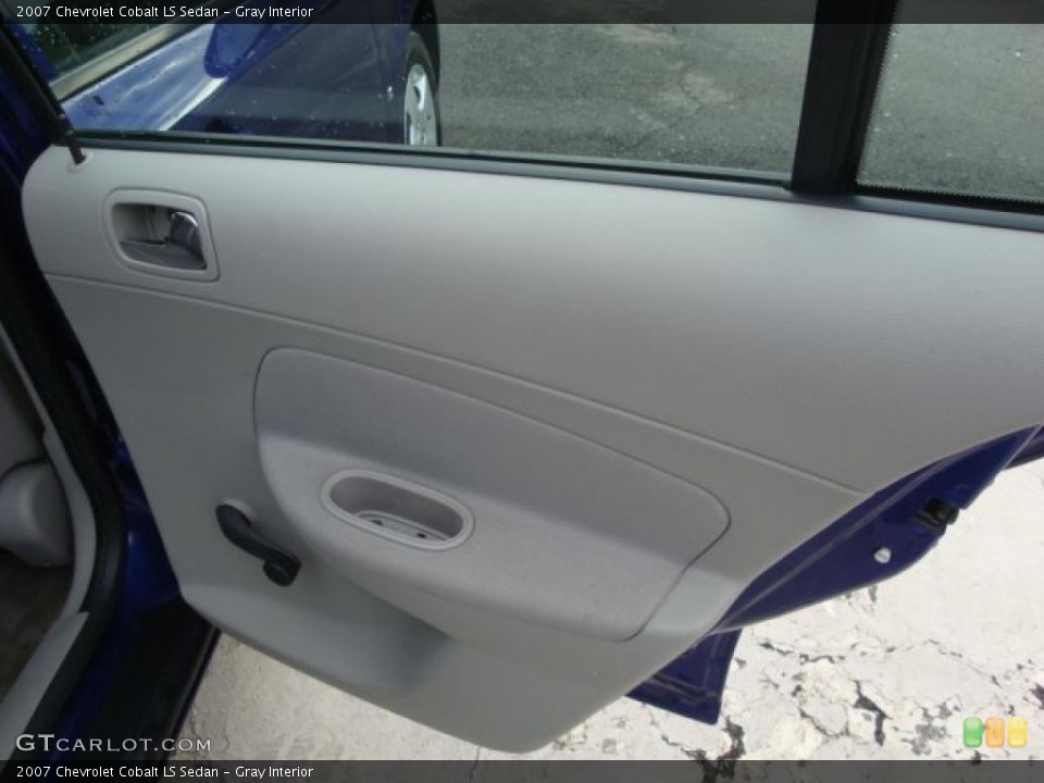 Gray Interior Photo for the 2007 Chevrolet Cobalt LS Sedan #38173800