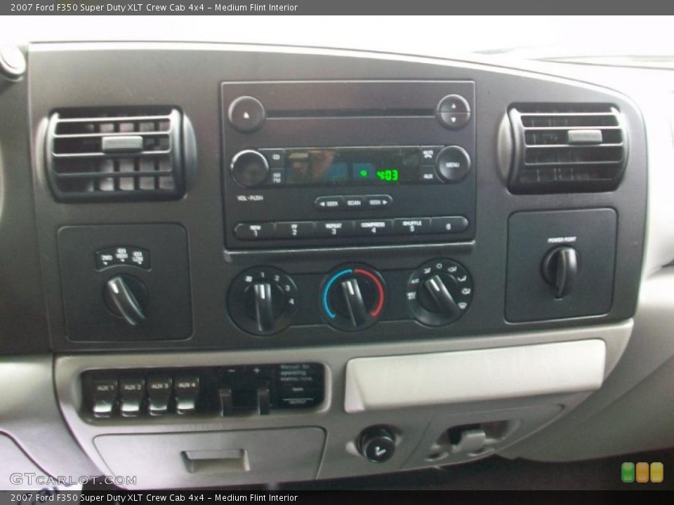 Medium Flint Interior Controls for the 2007 Ford F350 Super Duty XLT Crew Cab 4x4 #38173912