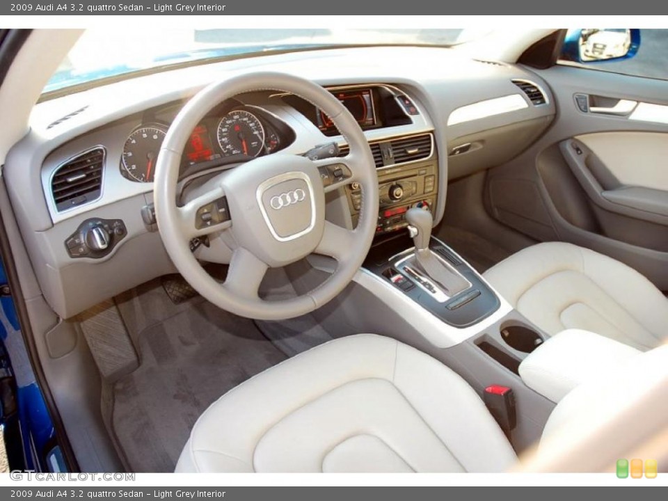 Light Grey Interior Photo for the 2009 Audi A4 3.2 quattro Sedan #38177400