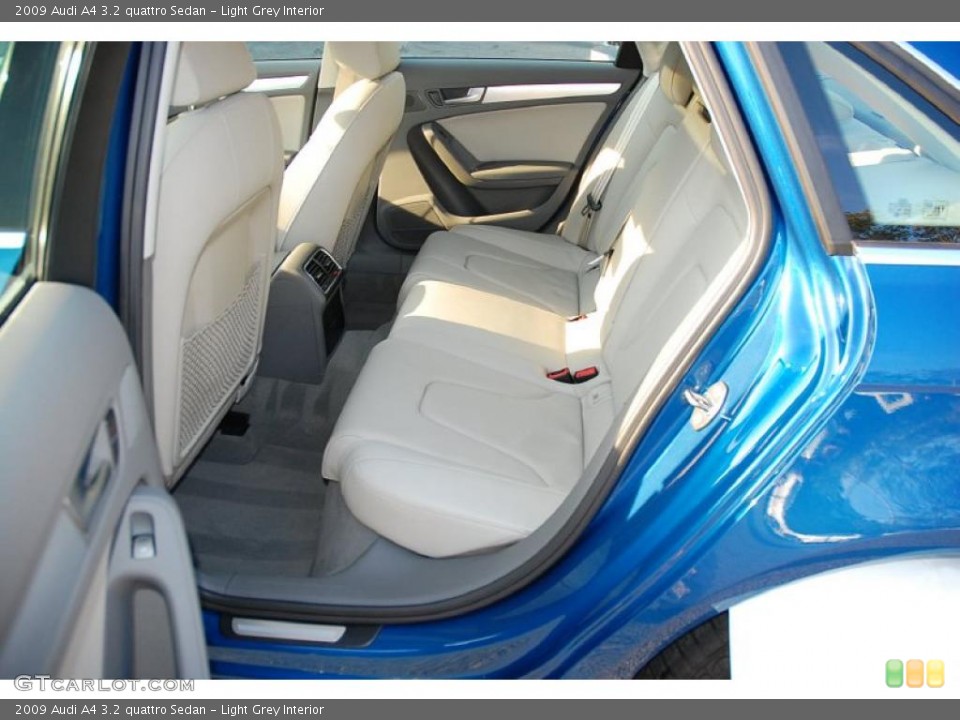 Light Grey Interior Photo for the 2009 Audi A4 3.2 quattro Sedan #38177448